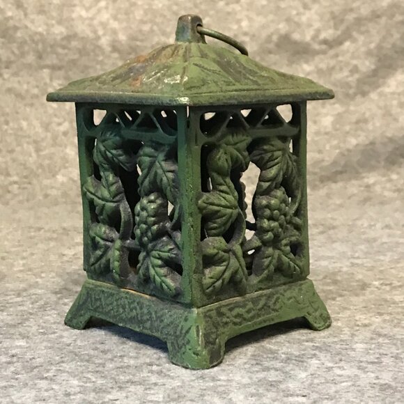 Cast Iron Rustic Painted Grapes and Leaves Garden Lantern - Picture 4 of 7